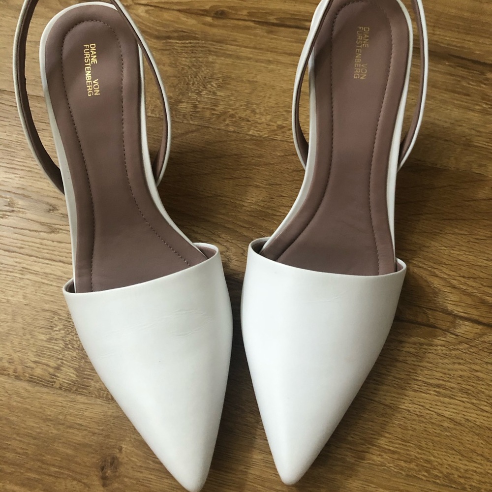 Vintage Diane Von Furstenberg WhiteMortelle size9.